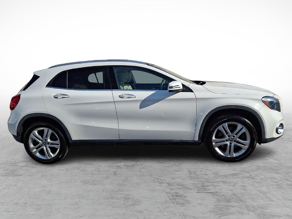 Used 2020 Mercedes-Benz GLA 250 4MATIC w/ Premium Package image 7