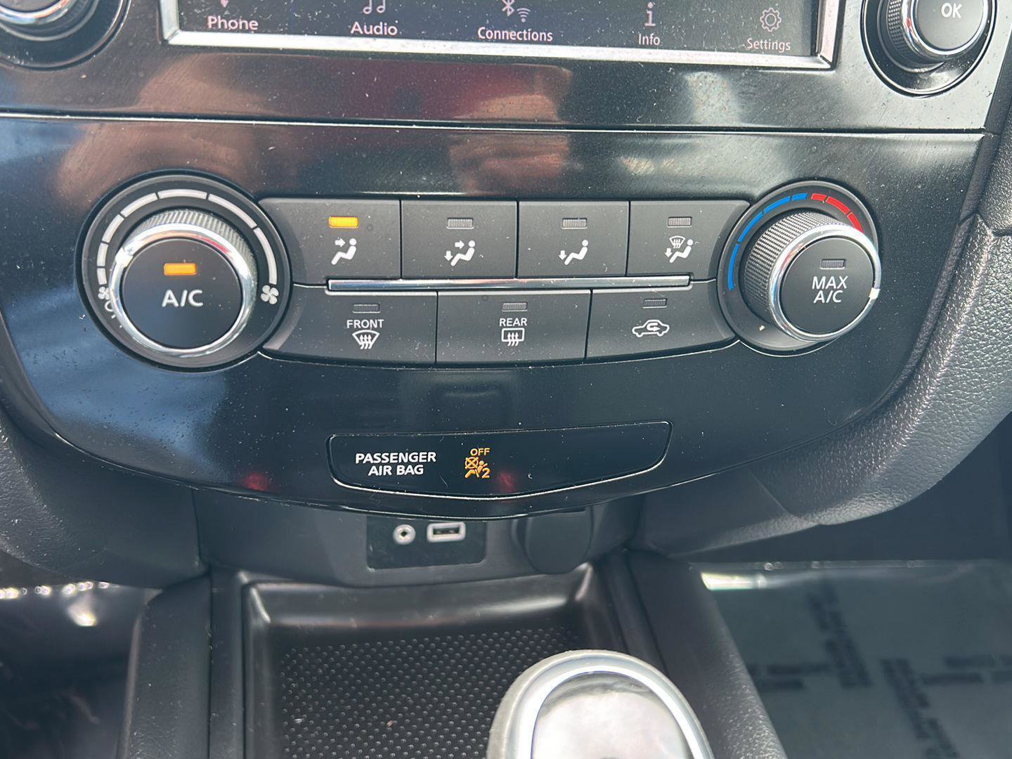 Used 2019 Nissan Rogue S AWD/4WD image 12