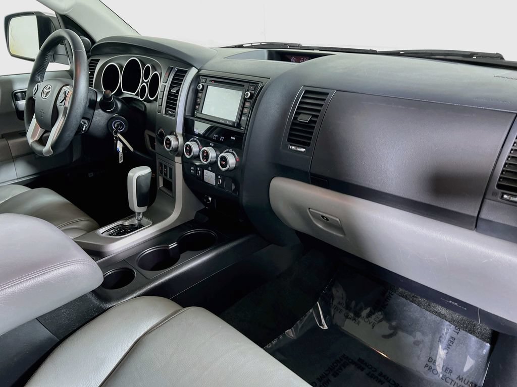 Used 2016 Toyota Sequoia Limited w/ Safety & Convenience Package AWD/4WD image 27