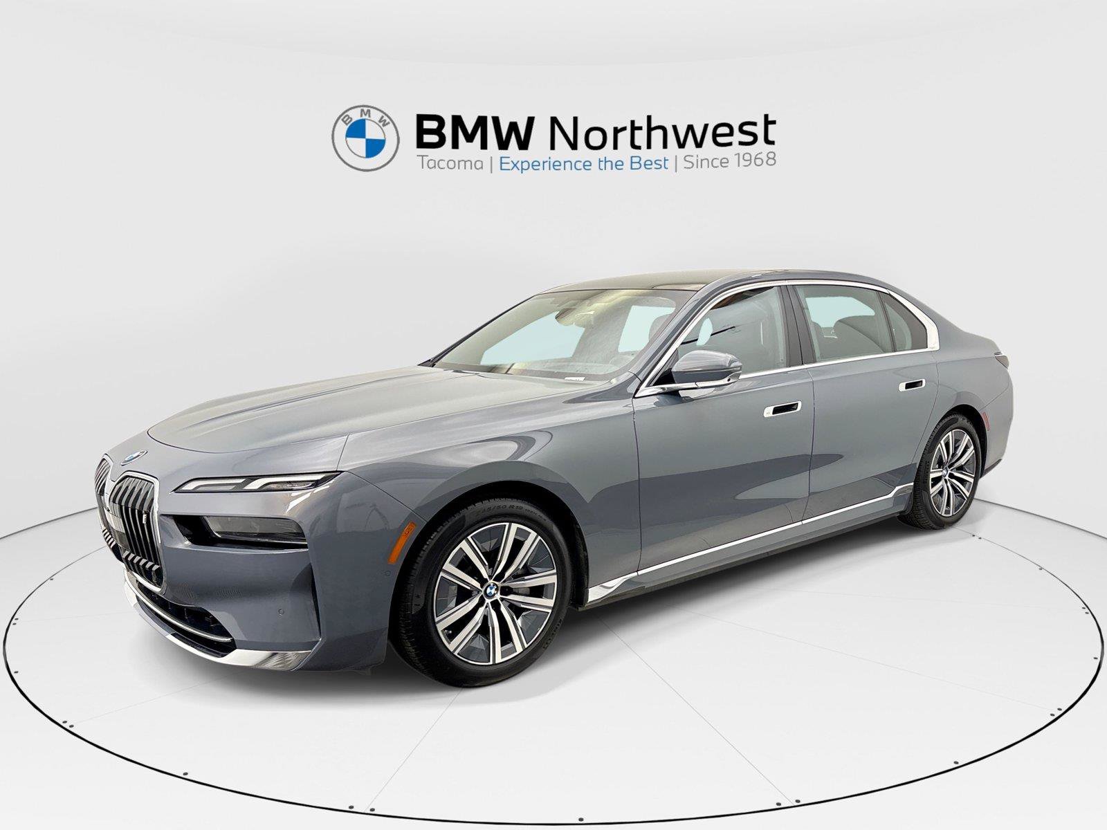 Used 2023 BMW i7 xDrive60 AWD/4WD image 1