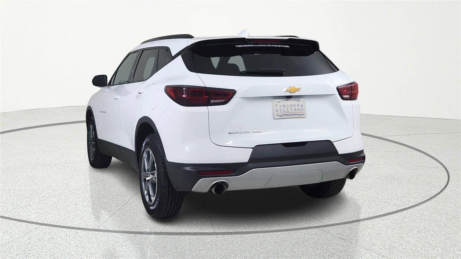 Used 2025 Chevrolet Blazer LT w/ Convenience Package AWD/4WD image 3