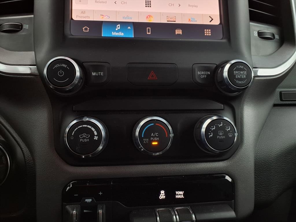 Used 2024 RAM 2500 Big Horn w/ Bed Utility Group image 15