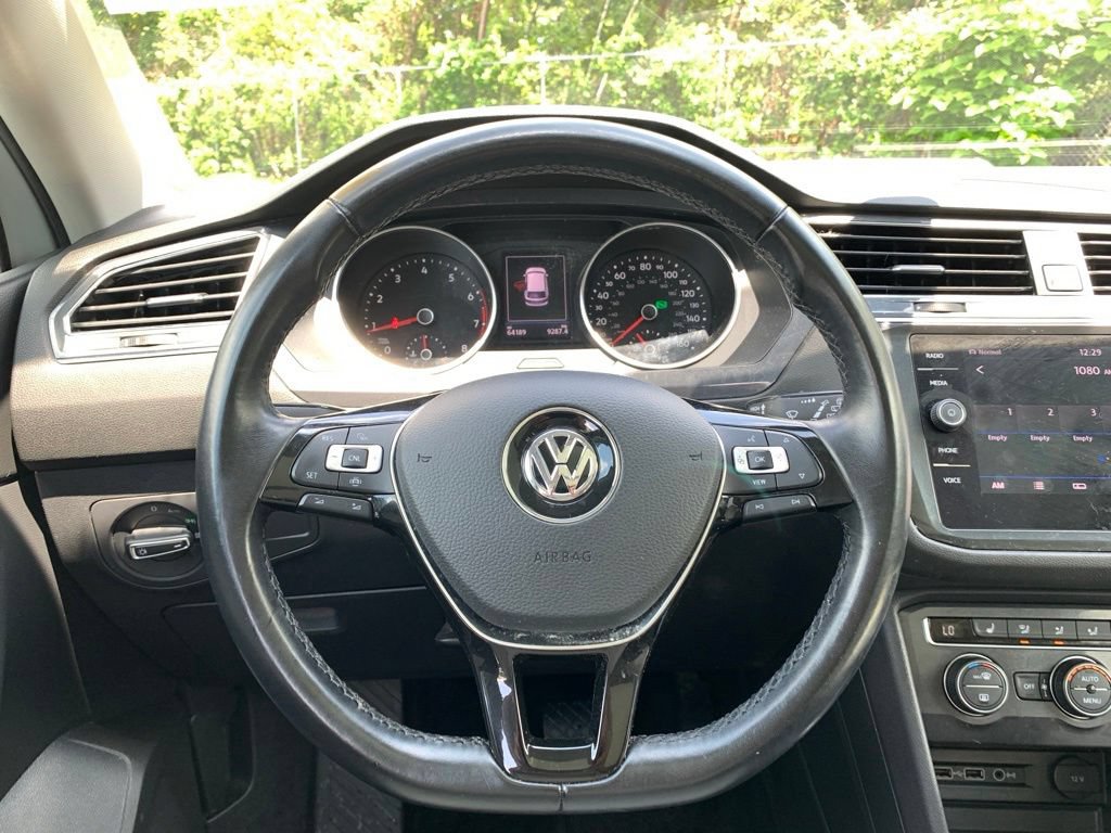 Used 2019 Volkswagen Tiguan SE w/ Panoramic Sunroof Package AWD/4WD image 16