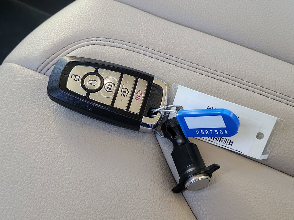 Used 2023 Lincoln Nautilus AWD w/ Premium Package image 32