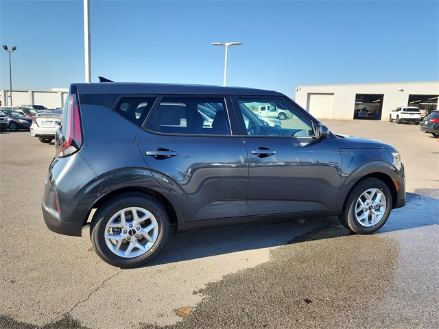 New 2025 Kia Soul LX w/ LX Technology Package image 2
