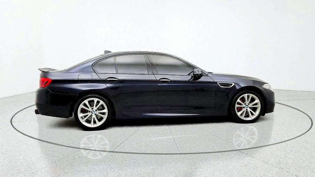 Used 2015 BMW 550i xDrive Sedan AWD/4WD image 4