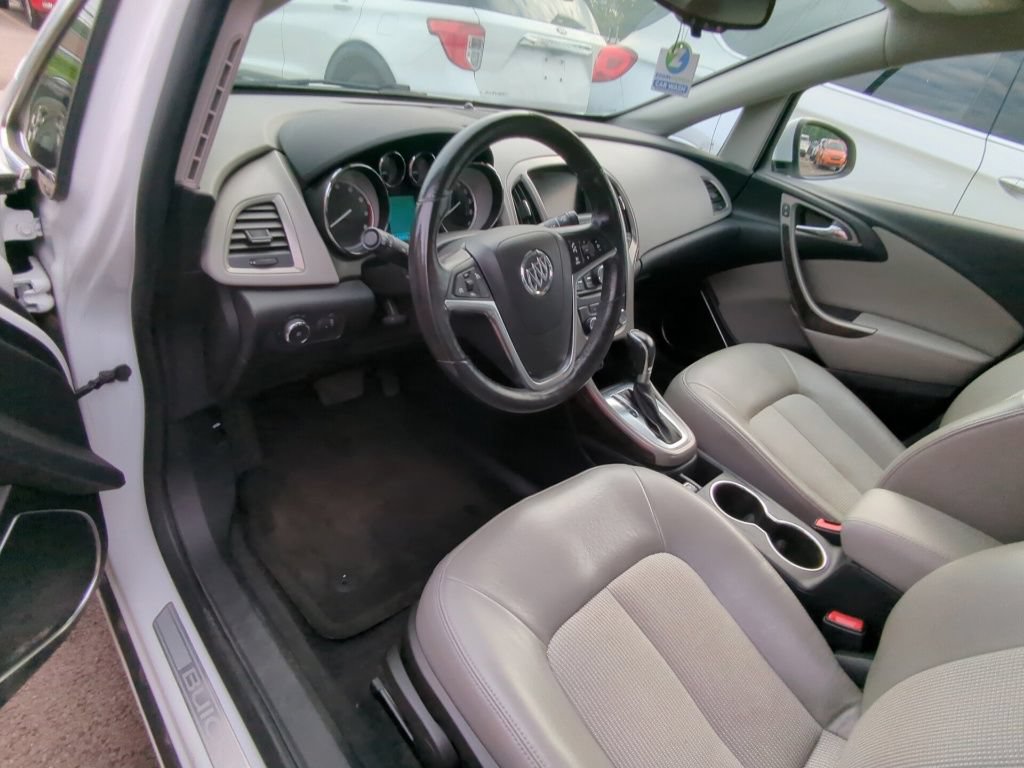 Used 2013 Buick Verano FWD image 7