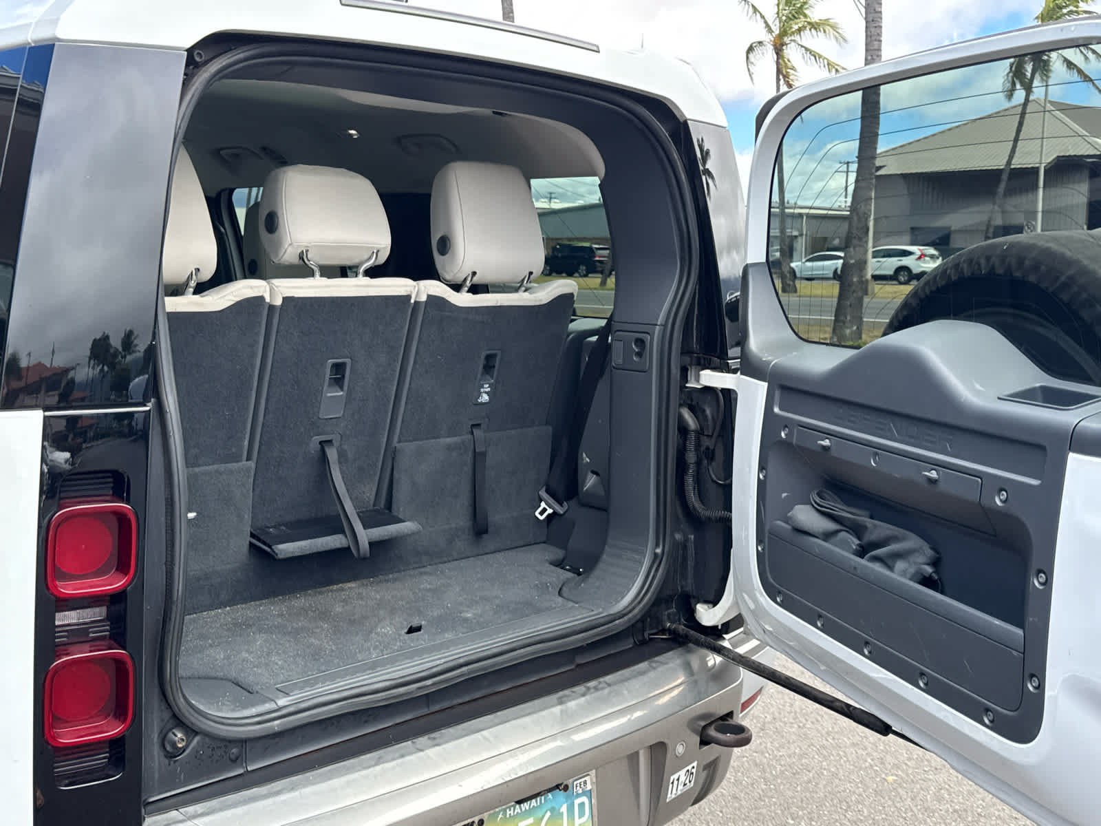 Used 2023 Land Rover Defender 130 First Edition AWD/4WD image 6