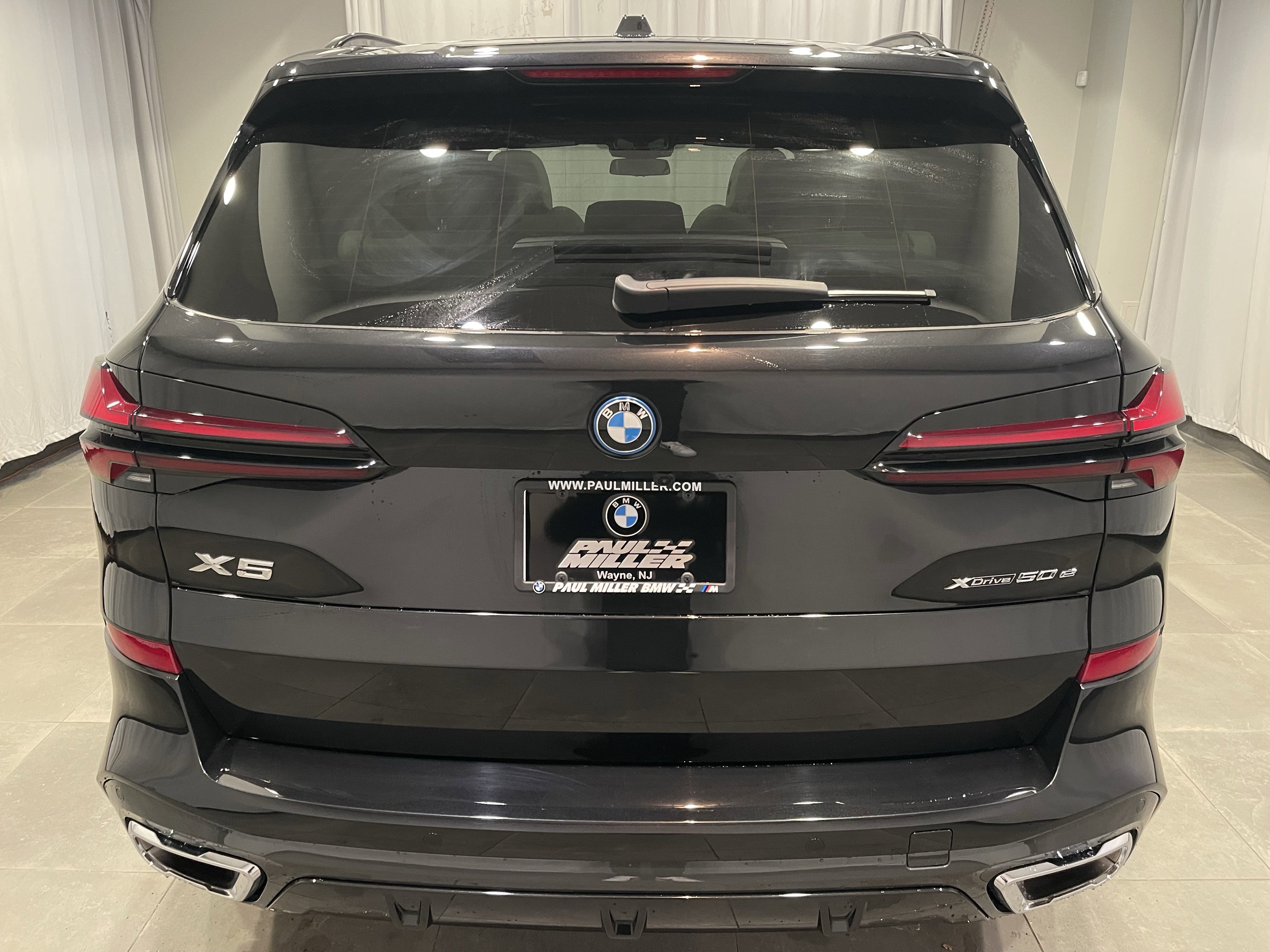 Used 2026 BMW X5 xDrive50e w/ M Sport Package image 5