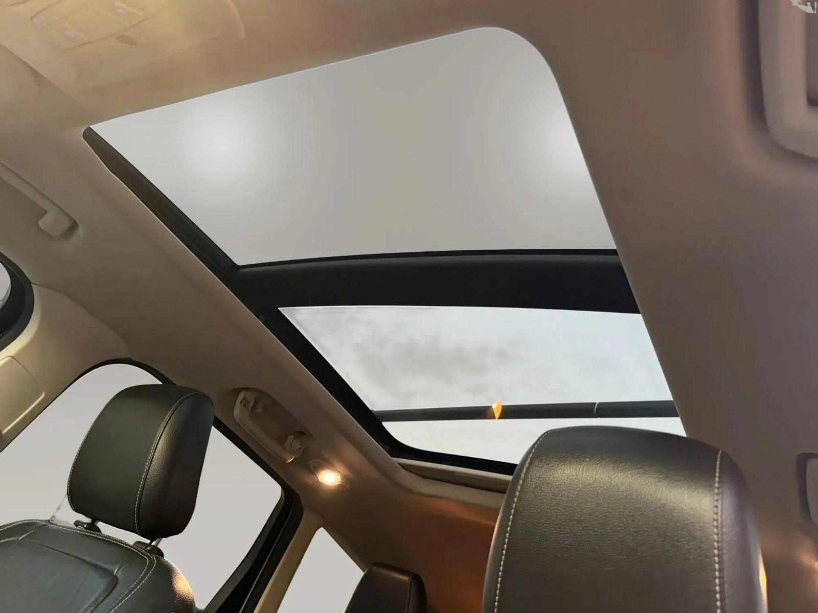 Used 2018 Ford Escape SEL AWD/4WD image 37