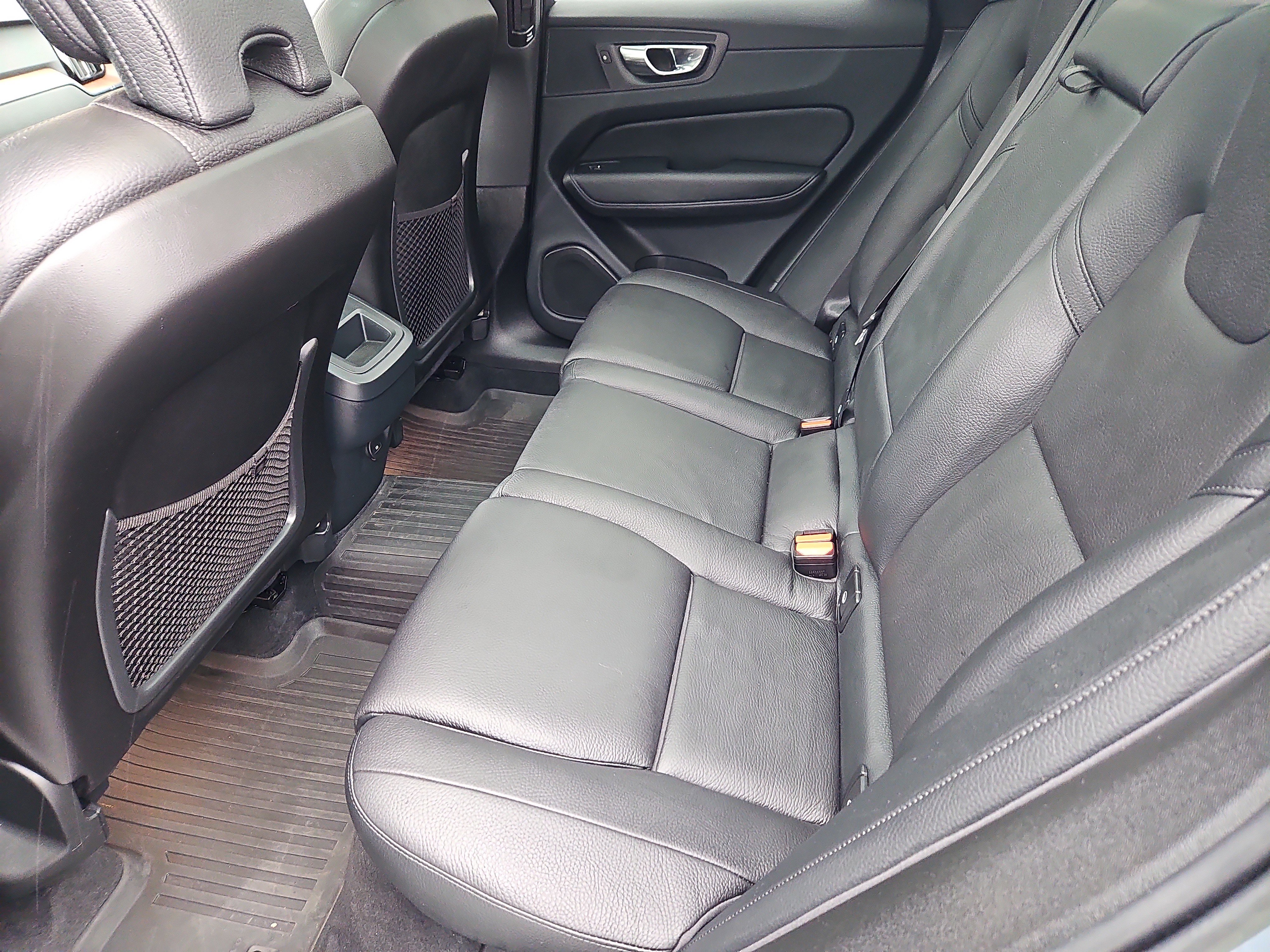 Used 2023 Volvo XC60 B5 Plus w/ Protection Package Premier image 32