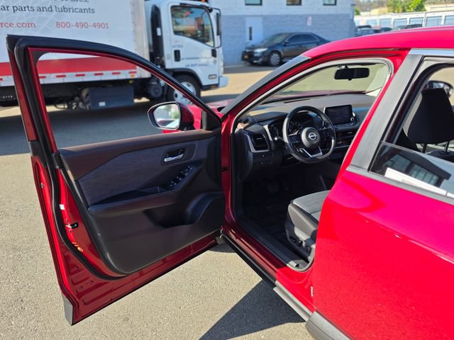 Used 2023 Nissan Rogue SV FWD image 36