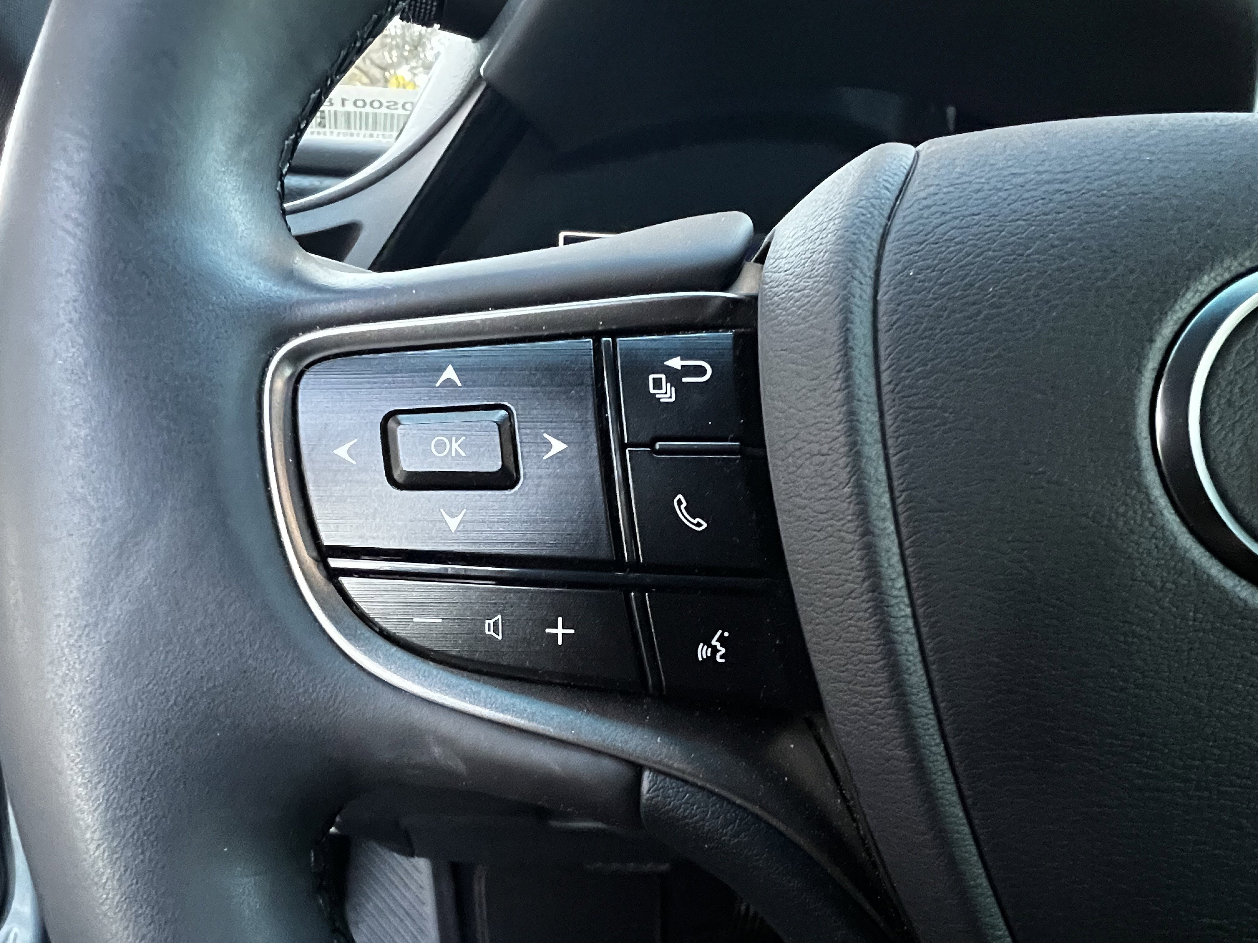 Used 2024 Lexus ES 350 w/ Premium Package image 18