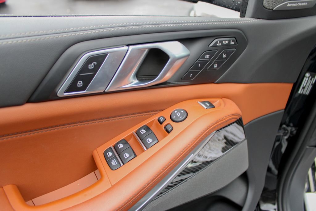 Used 2026 BMW X7 M60i image 8