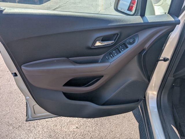 Used 2016 Chevrolet Trax LT FWD image 14