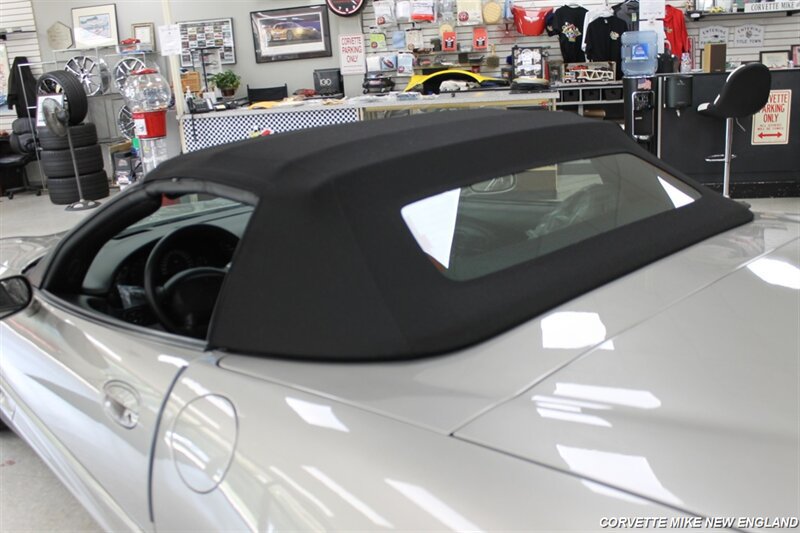 Used 2000 Chevrolet Corvette Convertible w/ Performance Handling Pkg RWD image 15