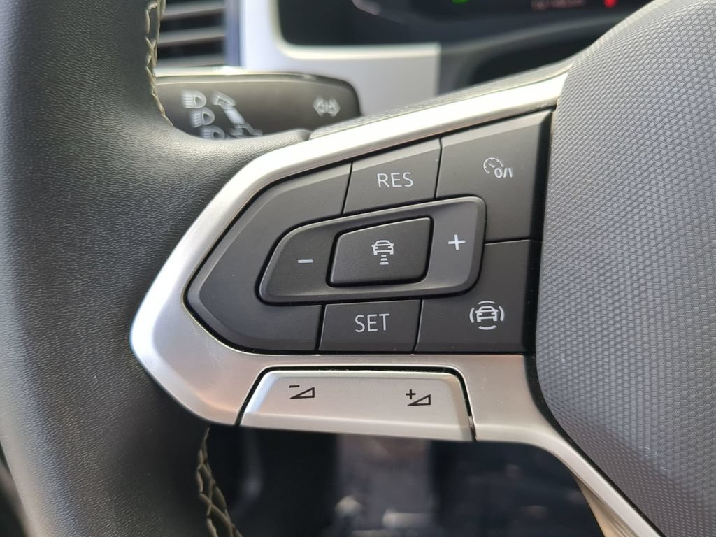 Certified 2023 Volkswagen Atlas Cross Sport SE FWD image 29