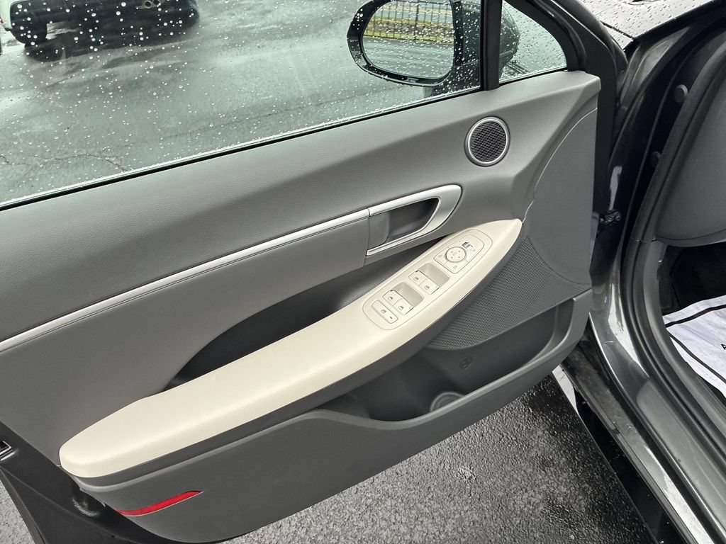 Used 2025 Hyundai Sonata SEL AWD/4WD image 13