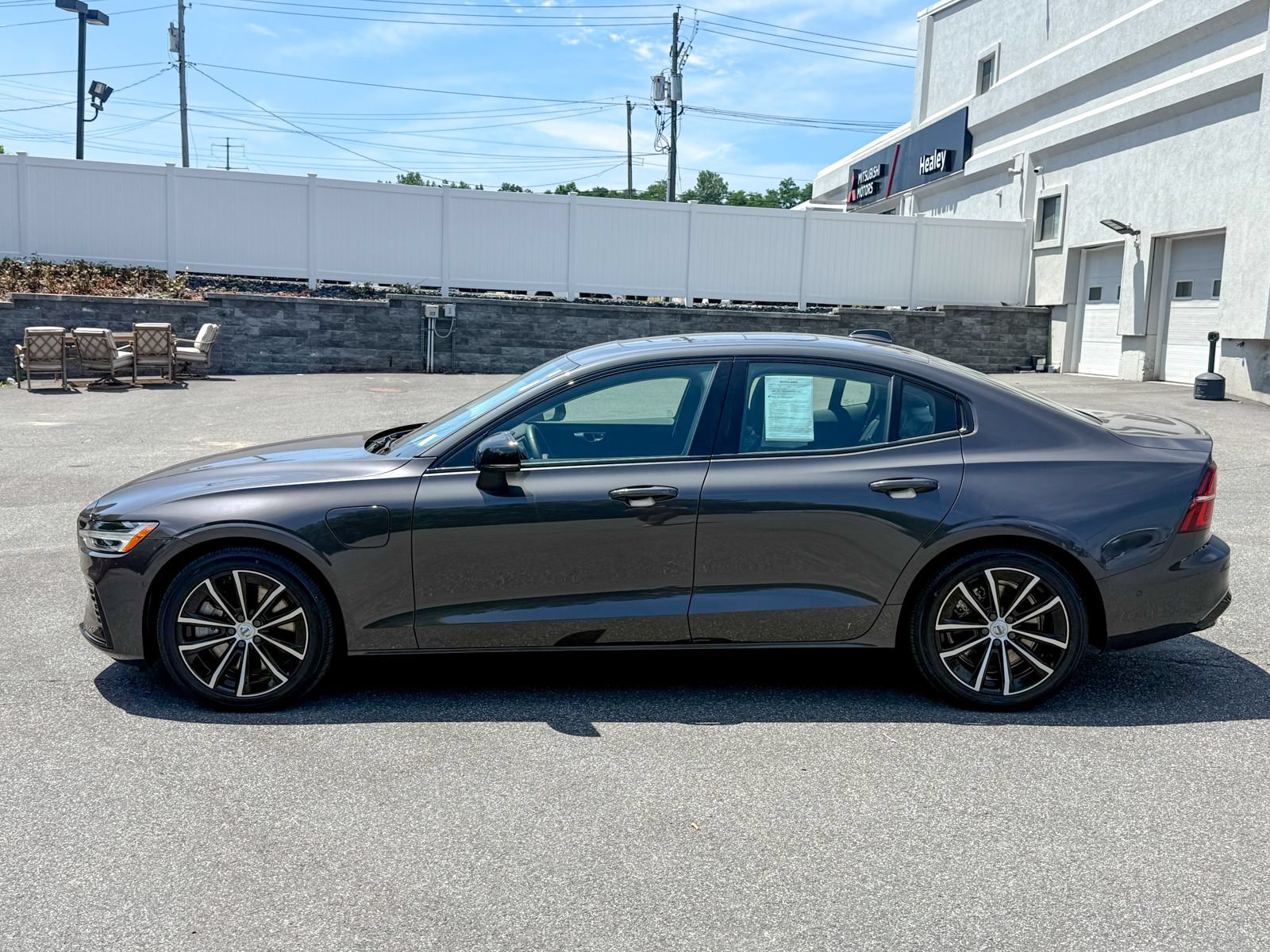 Used 2023 Volvo S60 T8 Plus AWD/4WD image 4