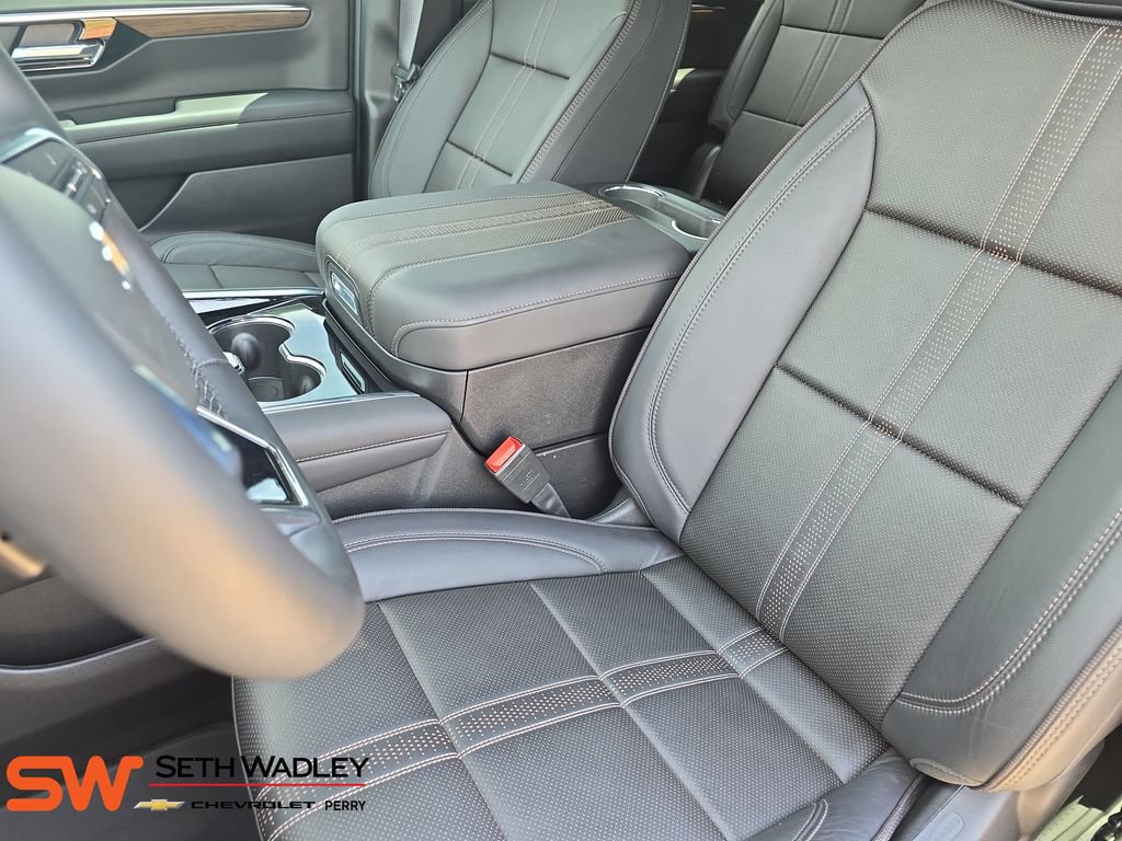 New 2026 Chevrolet Suburban High Country AWD/4WD image 16