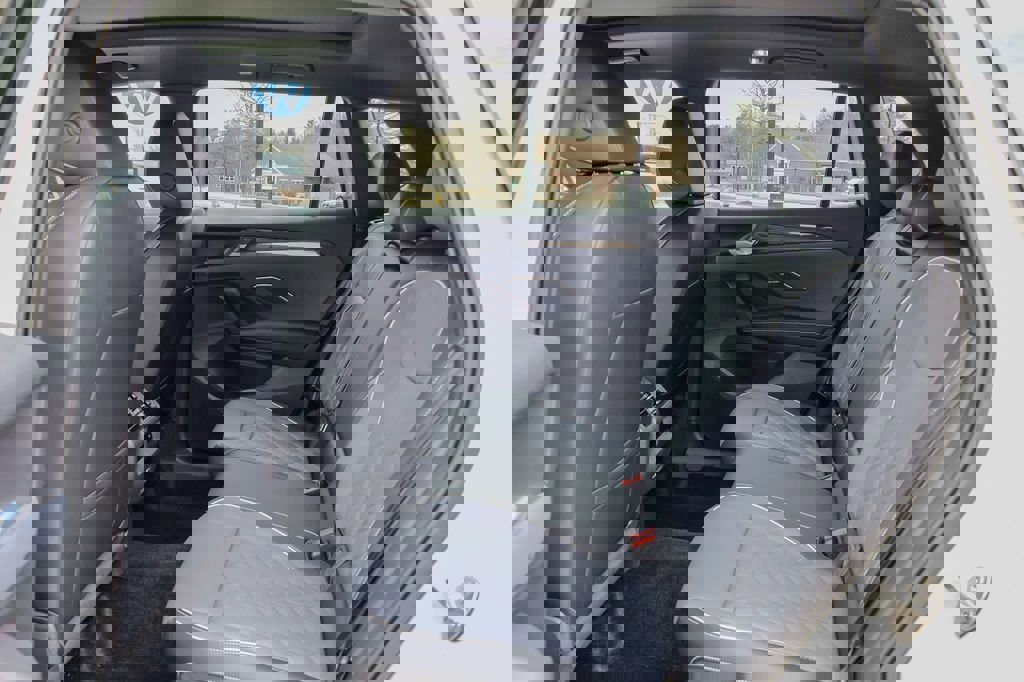 New 2026 Volkswagen Tiguan SEL R-Line image 19