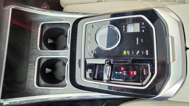 Used 2025 BMW 740i xDrive image 49