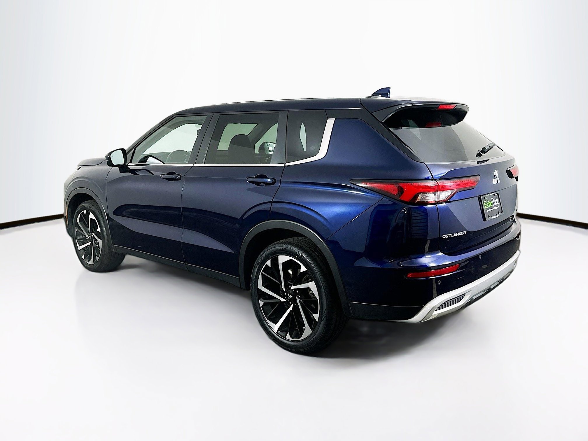 Used 2024 Mitsubishi Outlander SE image 5