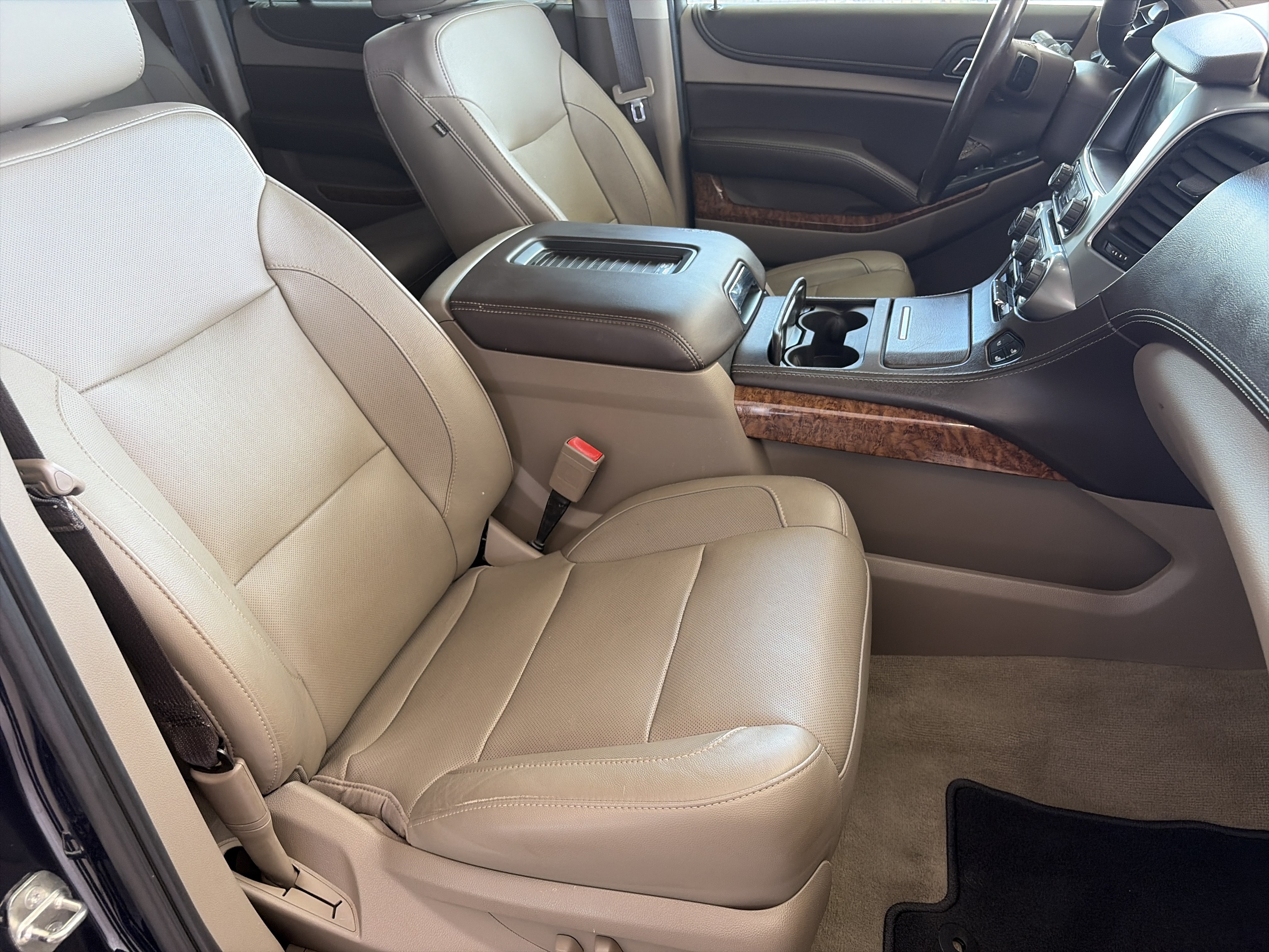 Used 2019 Chevrolet Suburban Premier AWD/4WD image 17