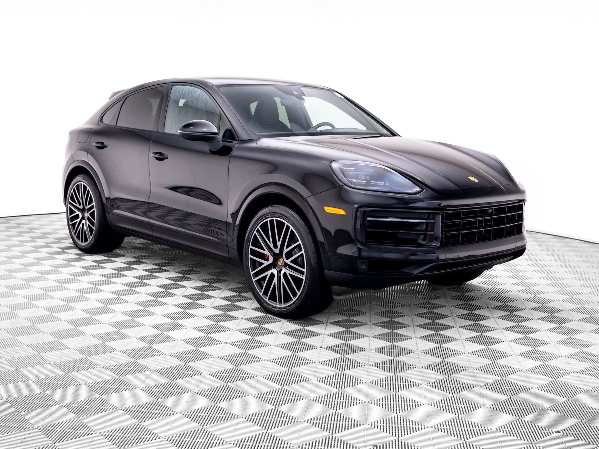 Used 2024 Porsche Cayenne S AWD/4WD image 7