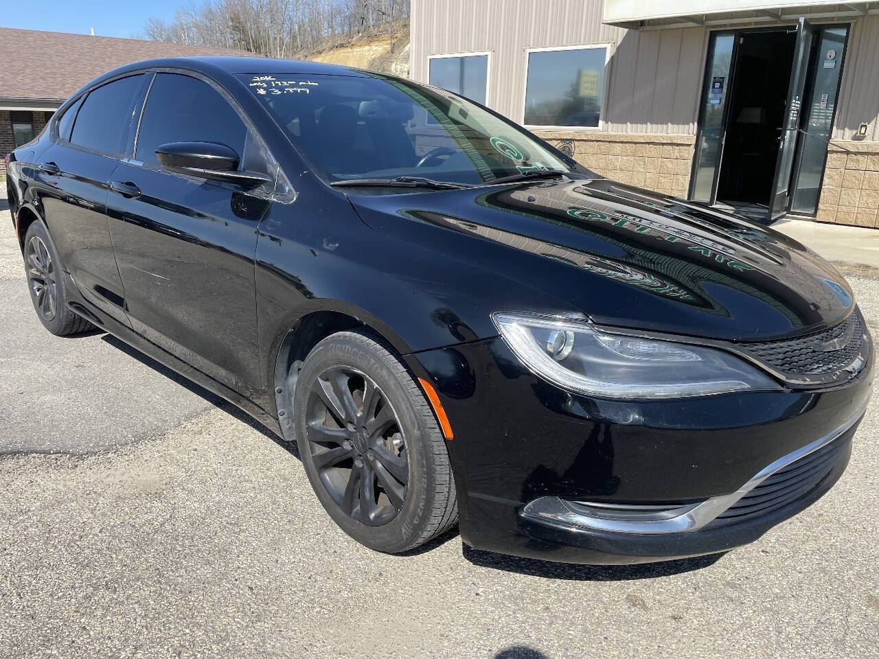 Used 2016 Chrysler 200 Limited Platinum FWD image 2