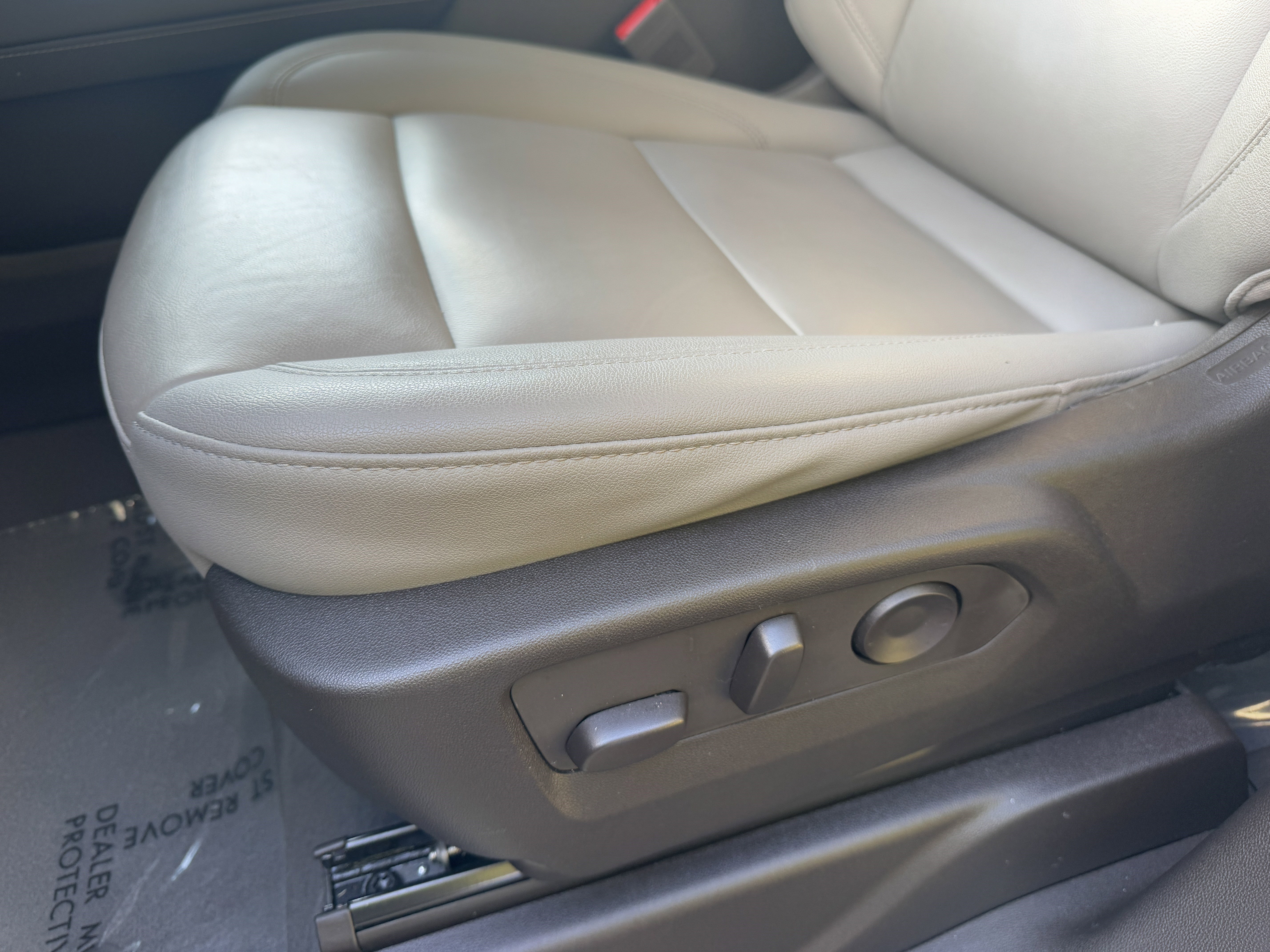 Used 2023 Chevrolet Tahoe Z71 w/ Luxury Package image 14