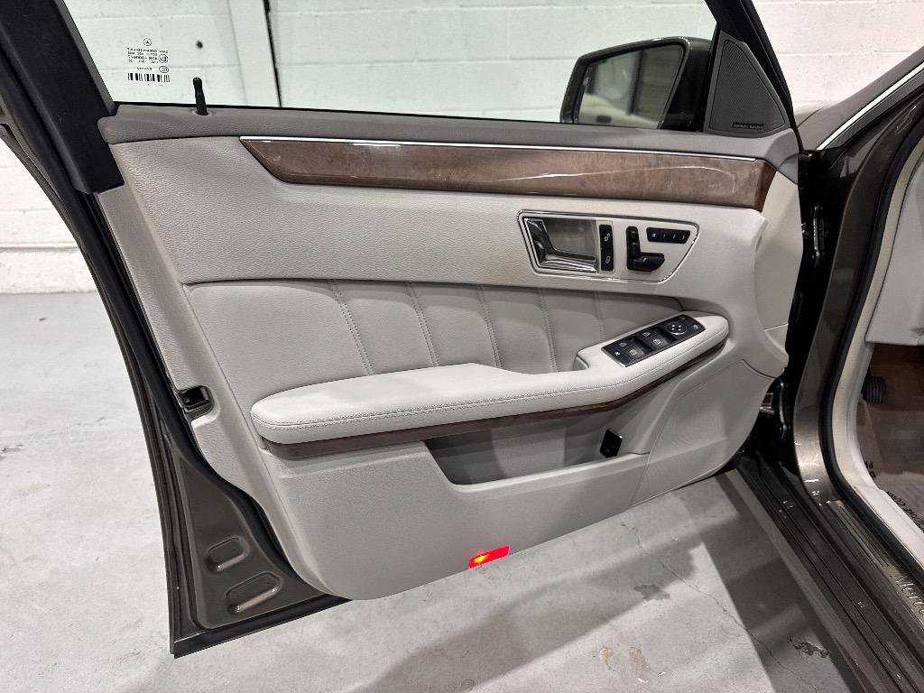 Used 2011 Mercedes-Benz E 350 Sedan image 25