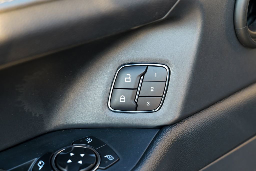 Used 2024 Ford Expedition XLT image 17