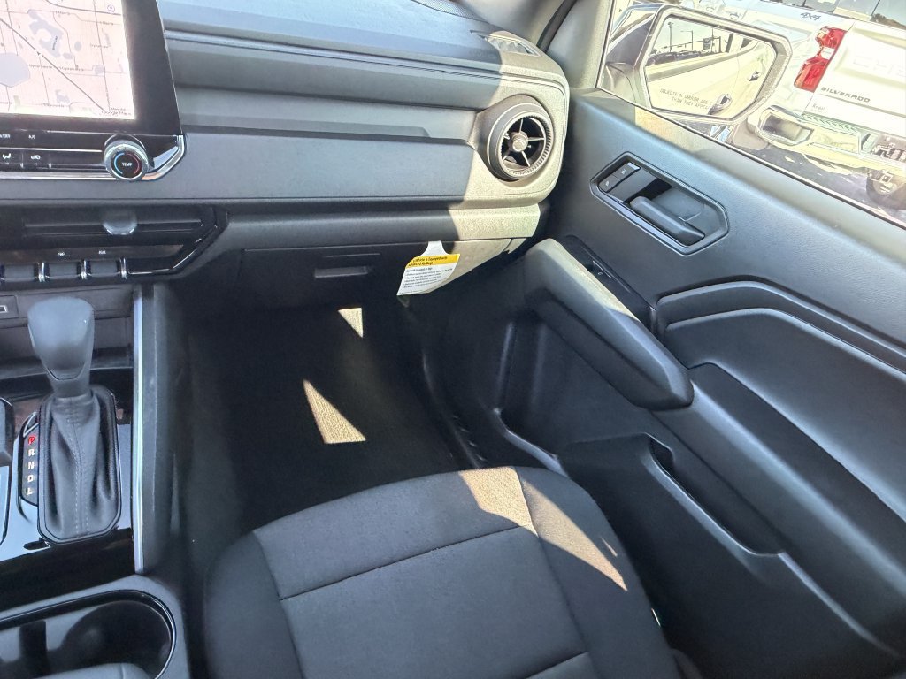 Used 2026 Chevrolet Colorado W/T RWD image 16