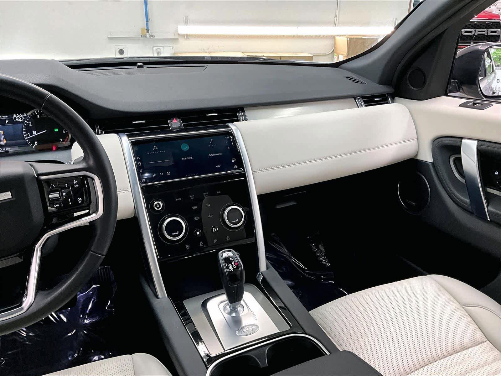 Used 2023 Land Rover Discovery Sport SE AWD/4WD image 9