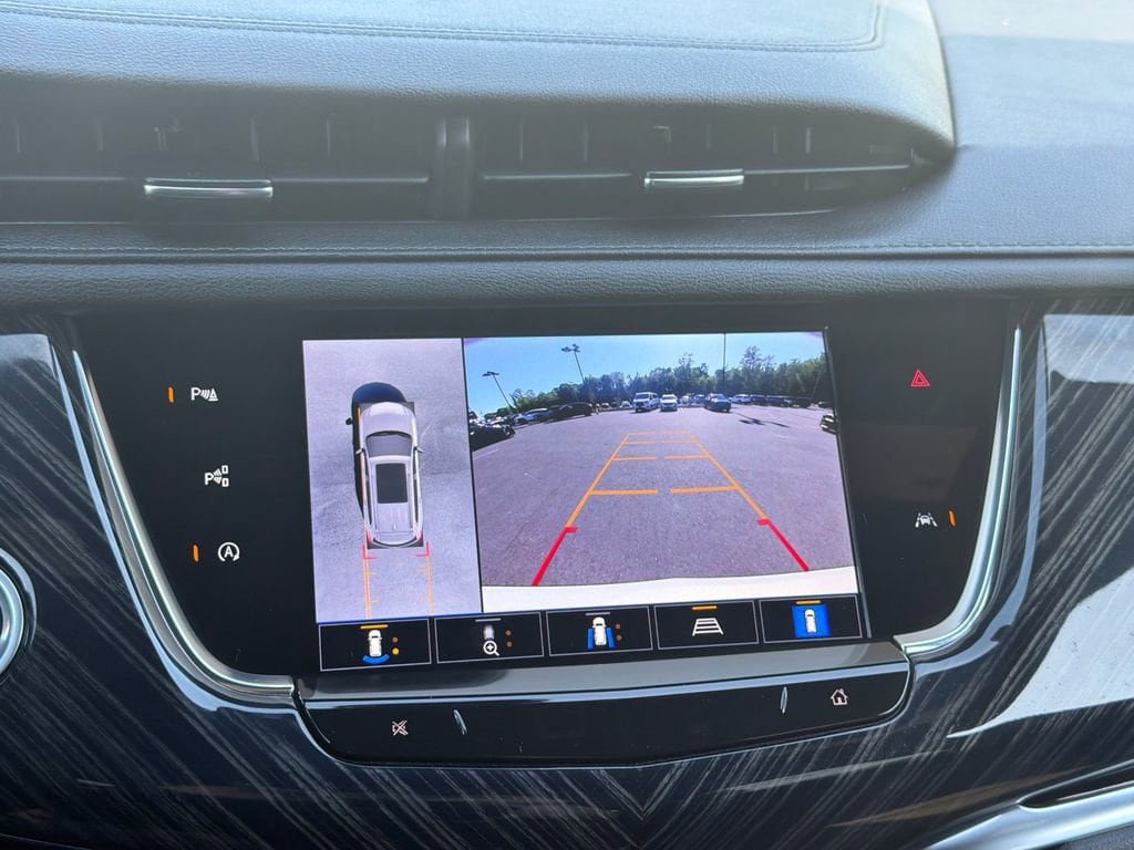 Certified 2024 Cadillac XT6 Premium Luxury w/ Technology Package AWD/4WD image 7