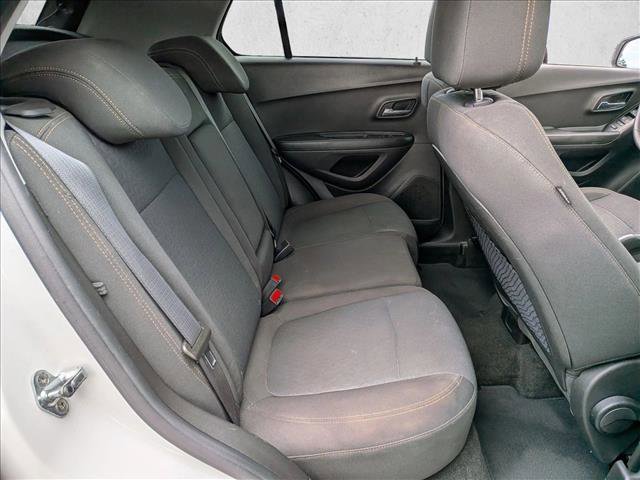 Used 2021 Chevrolet Trax LS w/ Tint and Cruise Package image 18