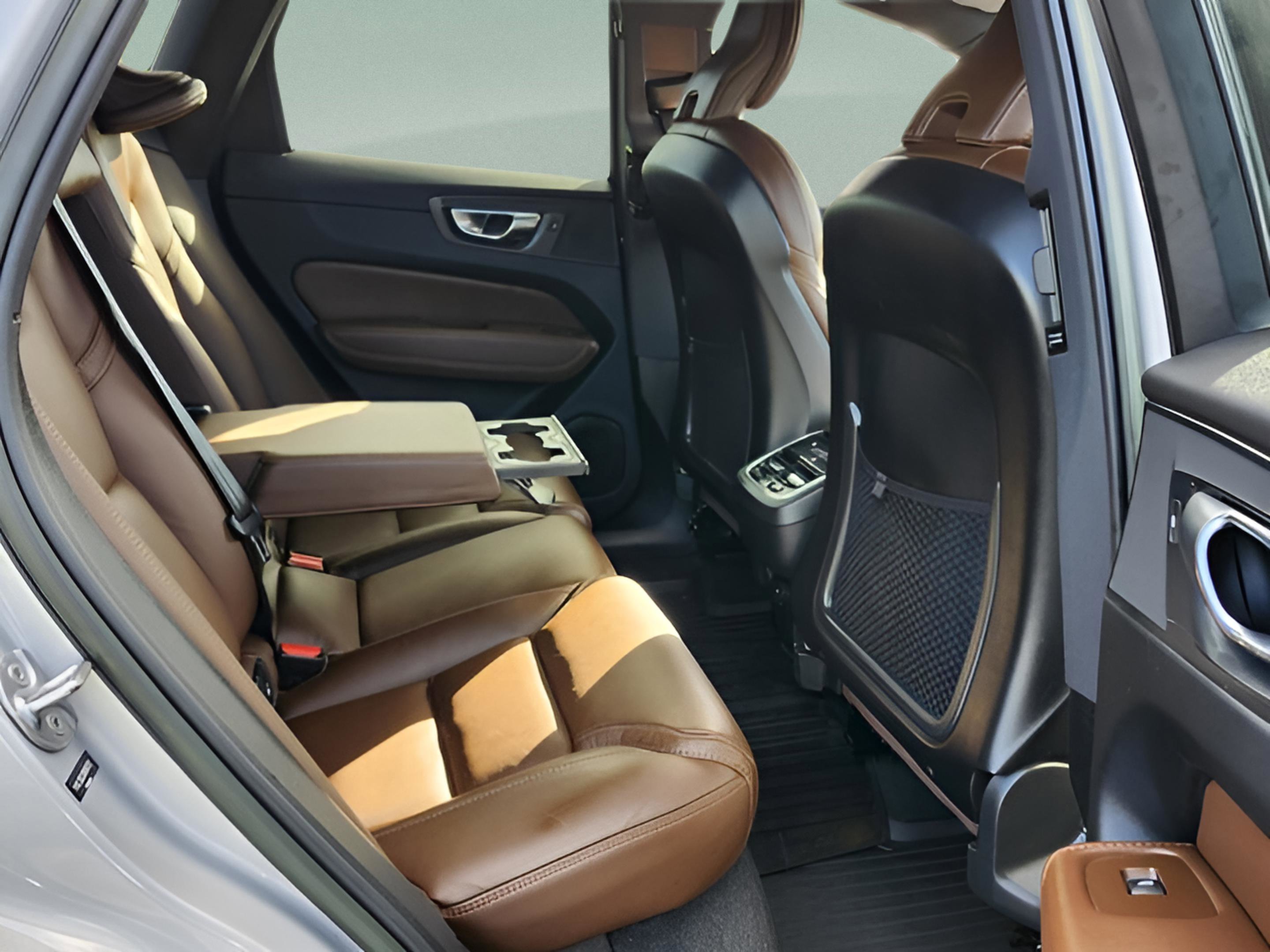 Used 2022 Volvo XC60 B5 Inscription w/ Advanced Package image 14