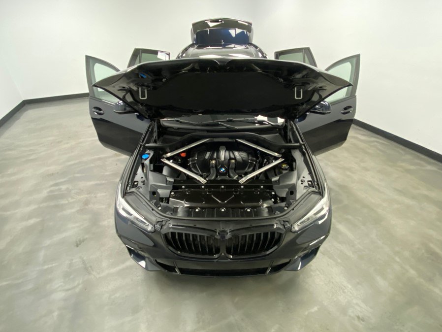 Used 2019 BMW X5 xDrive50i w/ M Sport Package AWD/4WD image 56