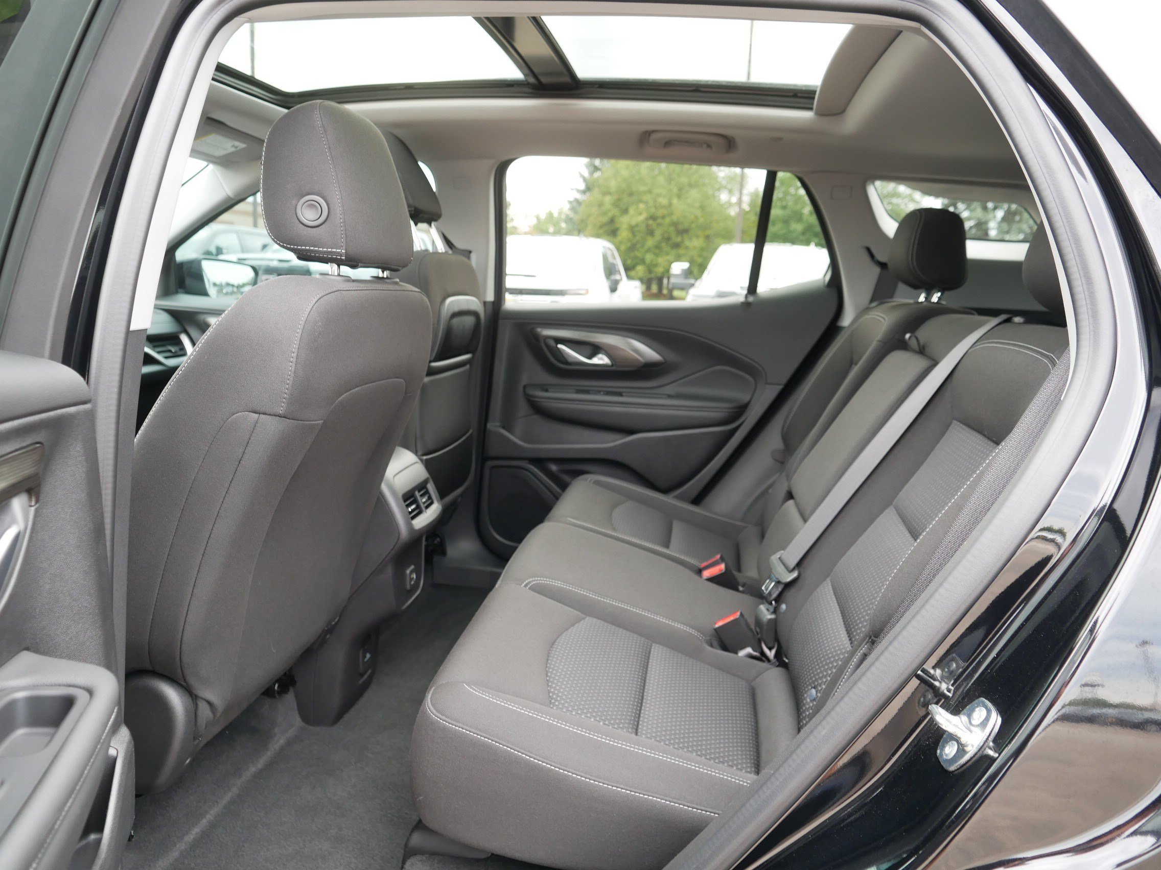 Used 2024 GMC Terrain SLE w/ Driver Convenience Package AWD/4WD image 35