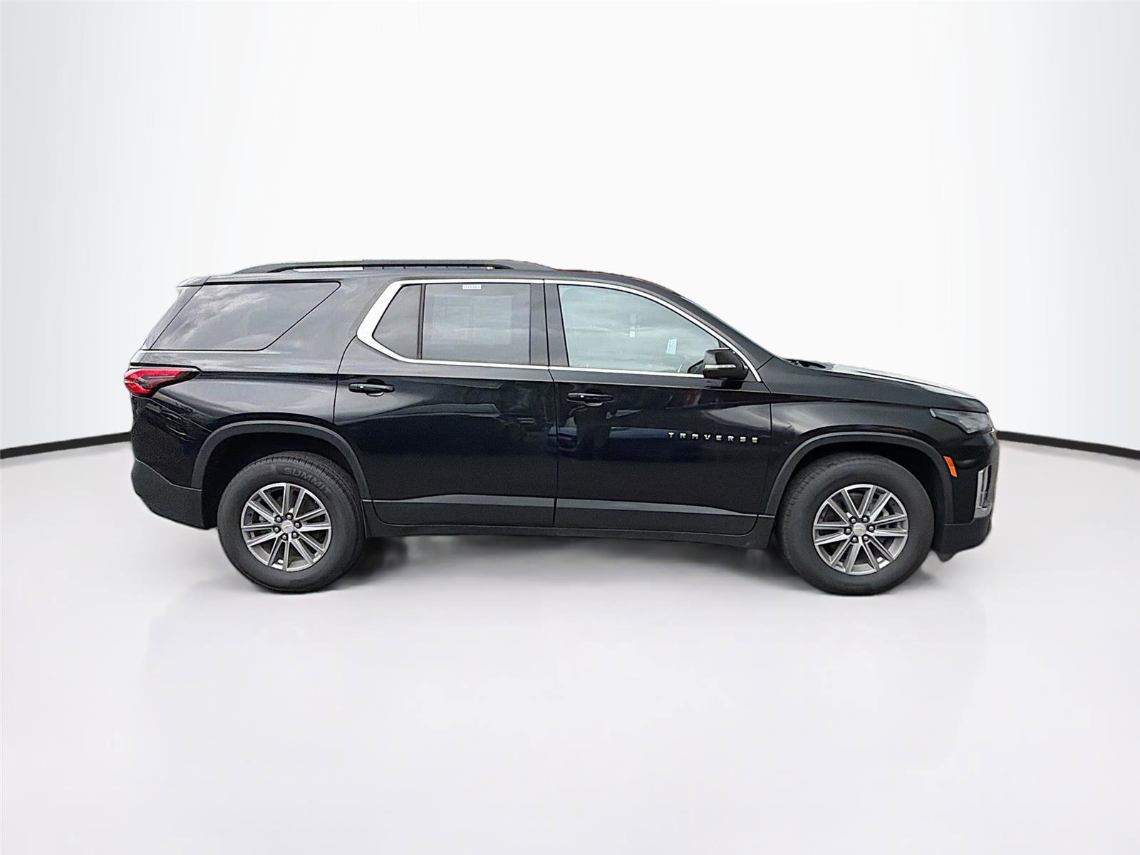 Used 2022 Chevrolet Traverse LT image 8