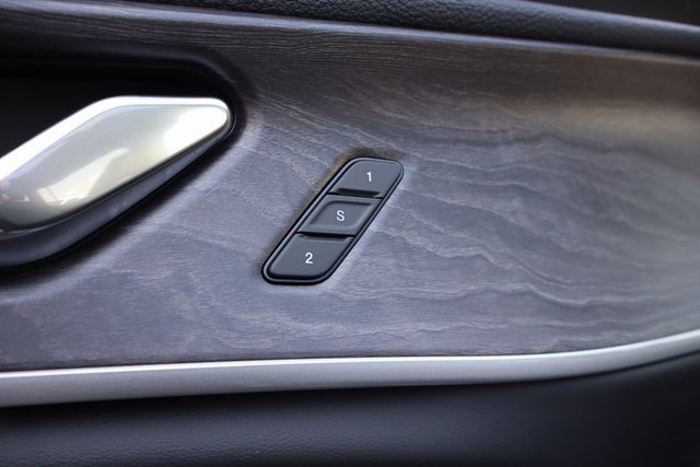 New 2025 Jeep Grand Cherokee Limited w/ Luxury Tech Group II image 10