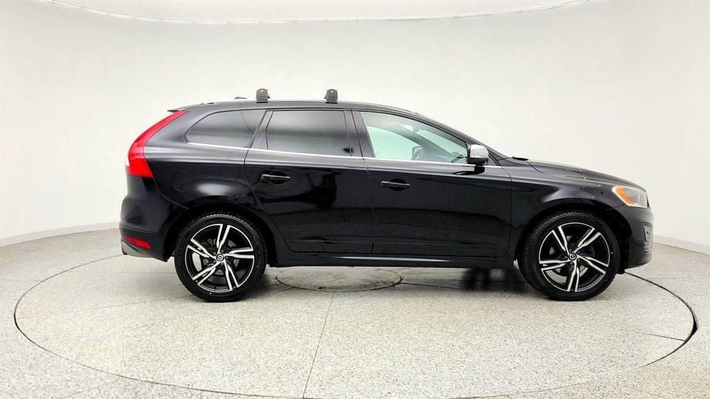 Used 2017 Volvo XC60 T6 R-Design w/ Climate Package AWD/4WD image 4