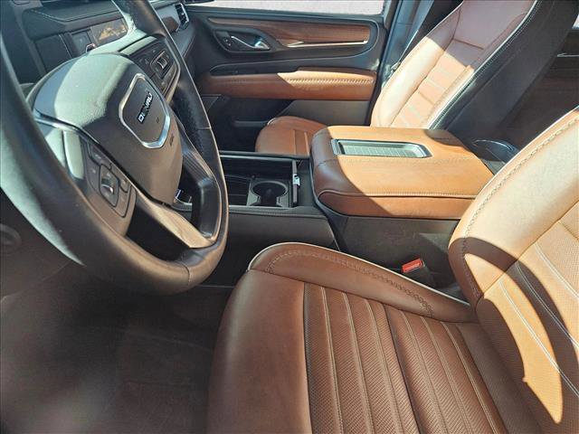 Used 2023 GMC Yukon Denali Ultimate image 12