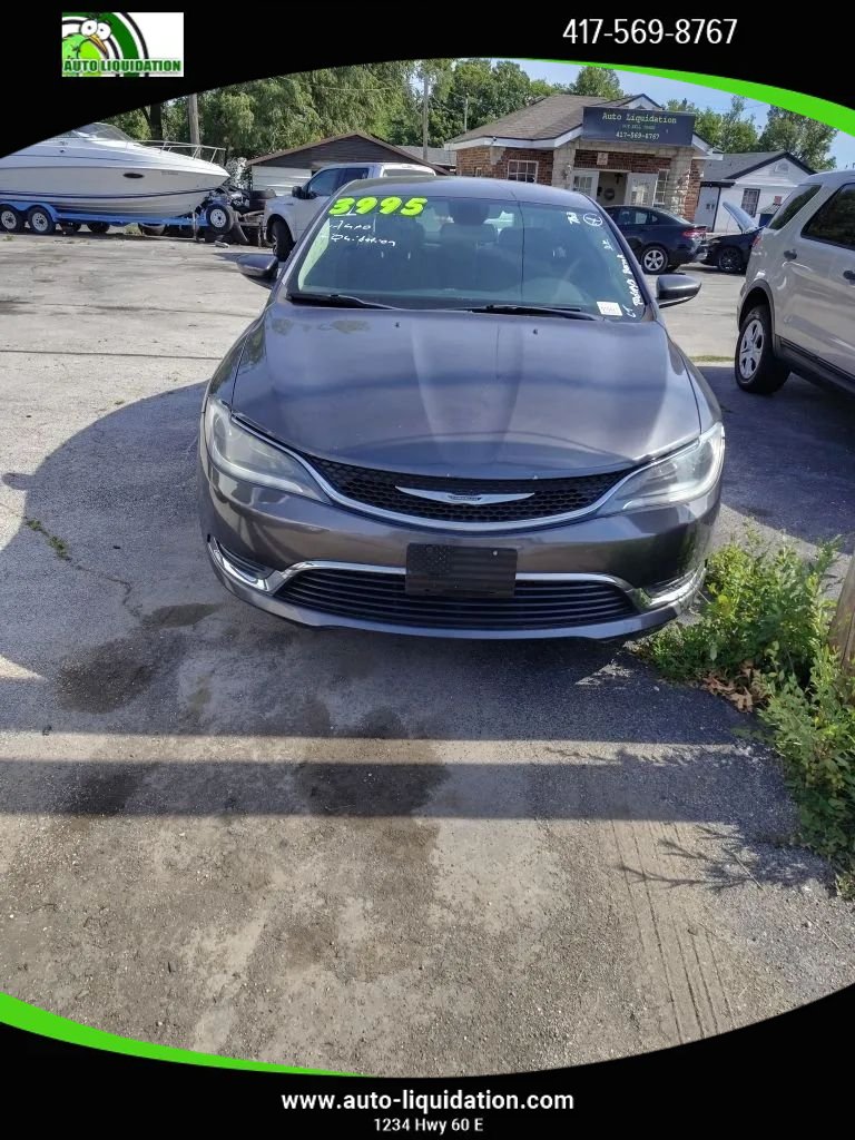 Used 2015 Chrysler 200 Limited w/ Convenience Group FWD image 1