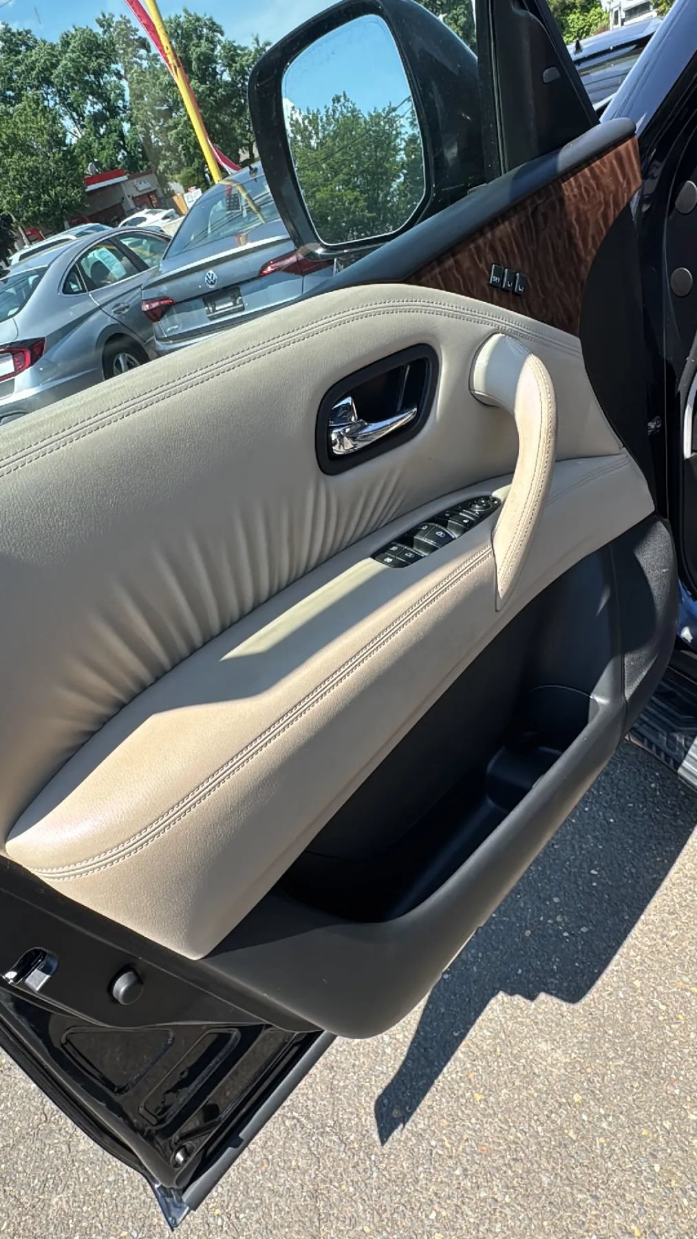 Used 2019 Nissan Armada Platinum w/ Interior Lighting Package AWD/4WD image 10