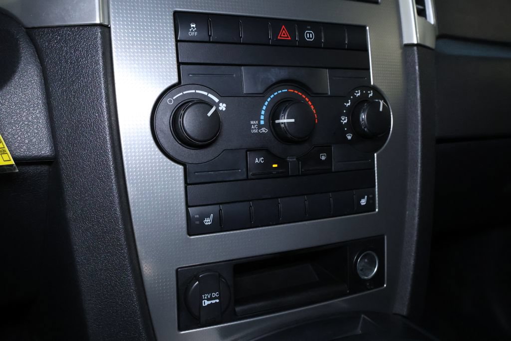 Used 2010 Jeep Grand Cherokee Laredo w/ Popular Equipment Group AWD/4WD image 26