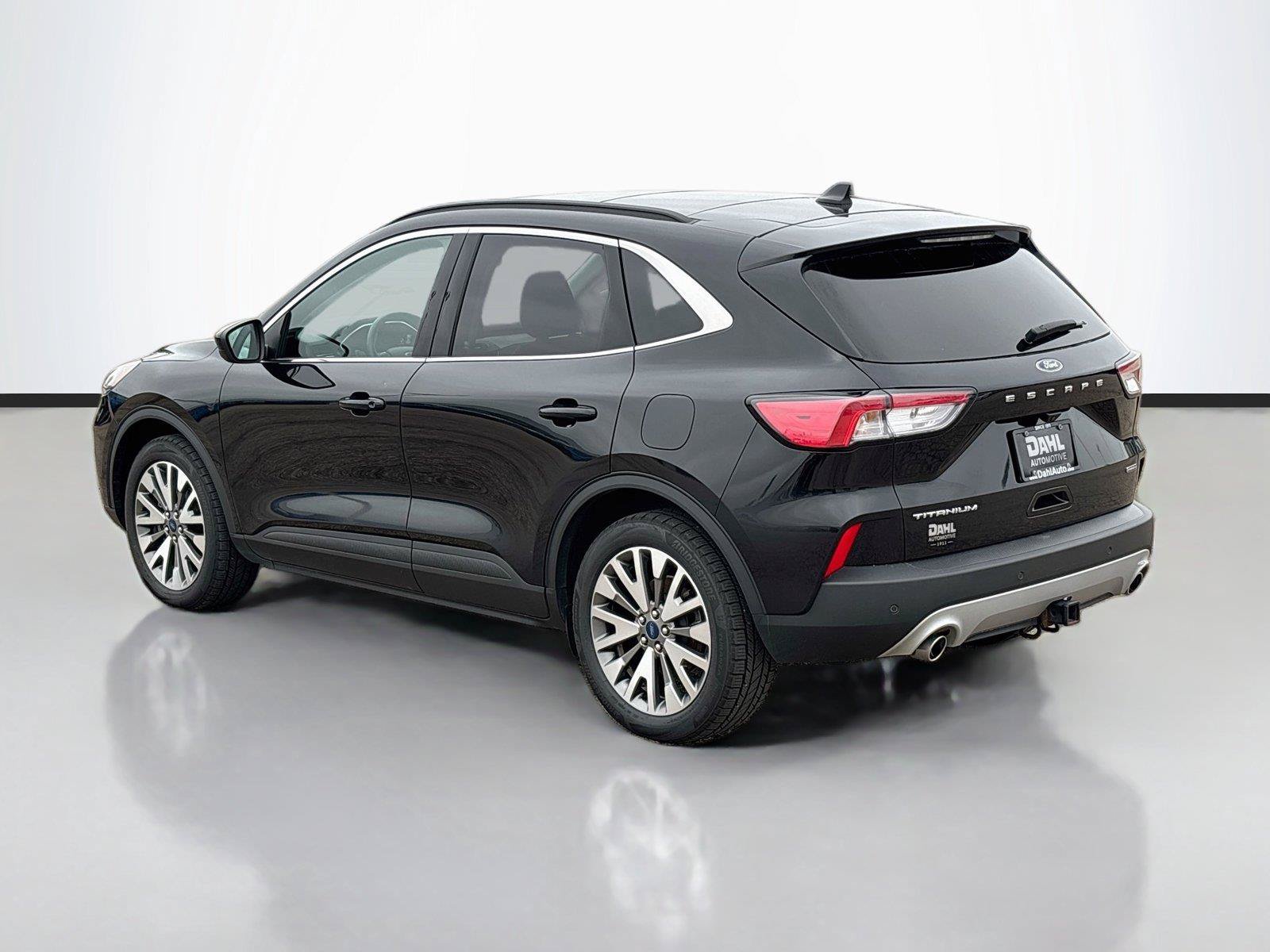 Used 2022 Ford Escape Titanium w/ Class II Trailer Tow Package AWD/4WD image 10