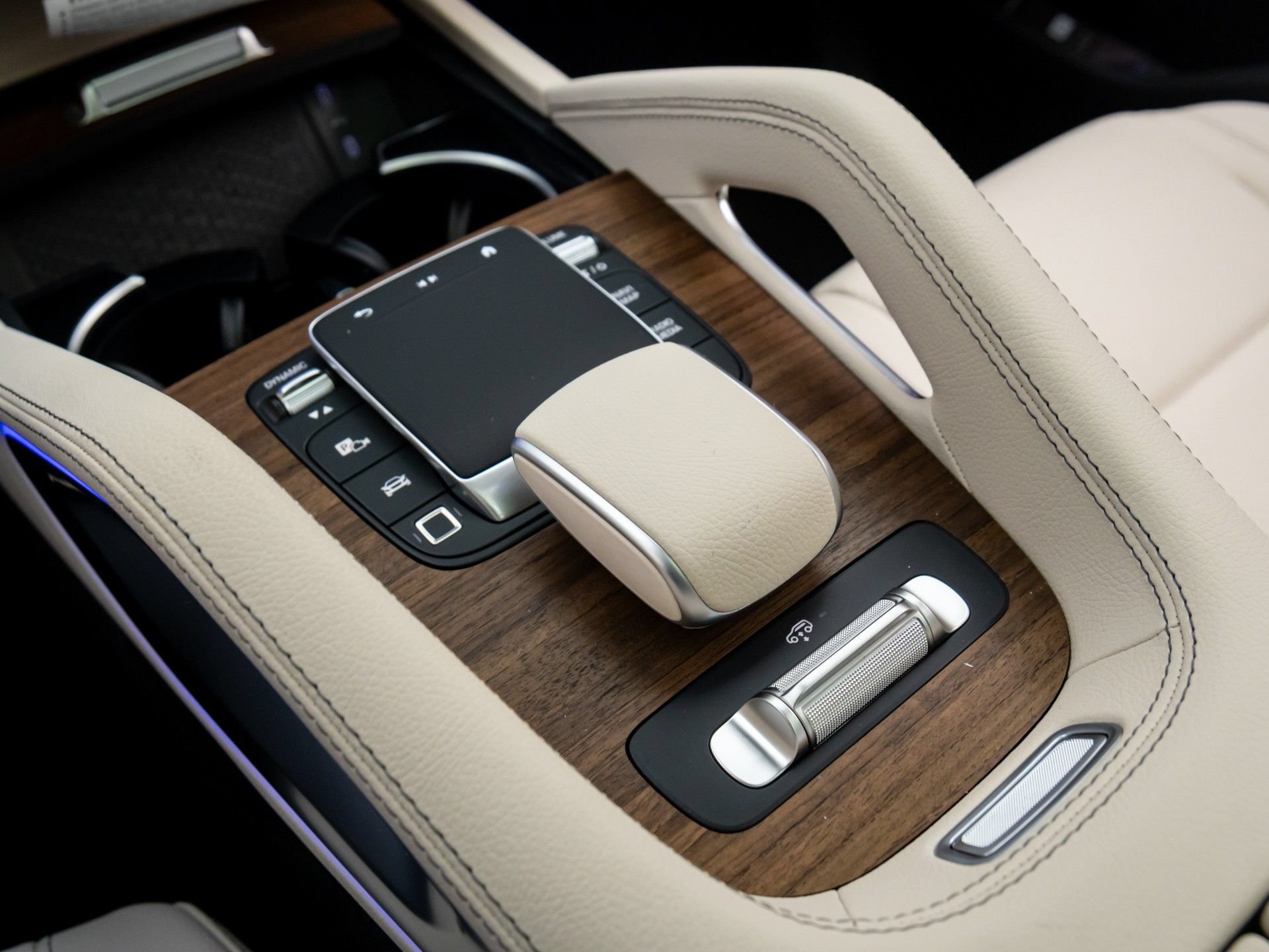 New 2026 Mercedes-Benz GLS 450 4MATIC image 32
