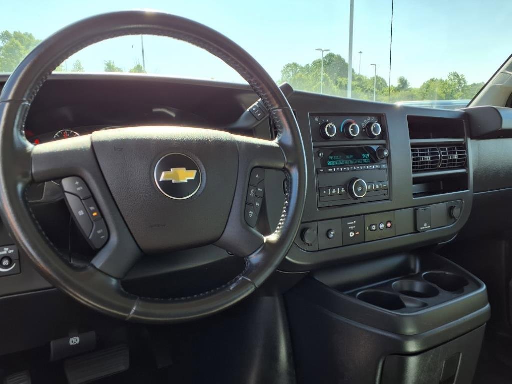 Used 2020 Chevrolet Express 3500 w/ Driver Convenience Package image 30